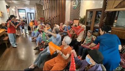 Dịch vụ chăm s&oacute;c người cao tuổi dịp Tết tại H&agrave; Nội d&agrave;nh cho gia đ&igrave;nh bận rộn