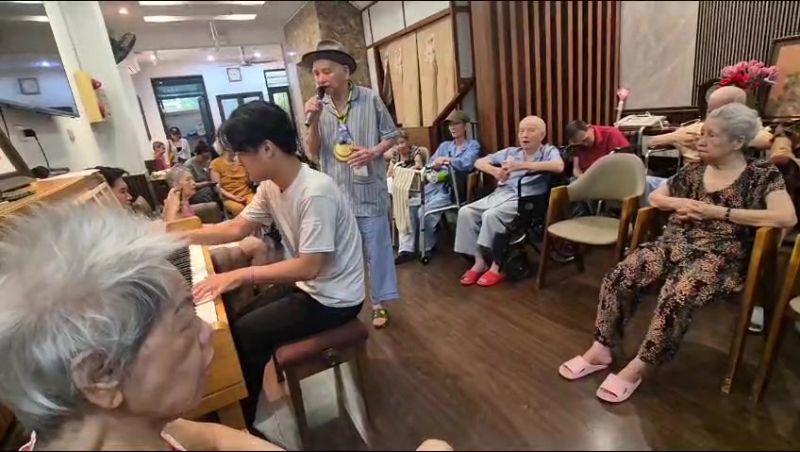 Trung t&acirc;m chăm s&oacute;c người cao tuổi tại Cầu Diễn c&oacute; những dịch vụ n&agrave;o?