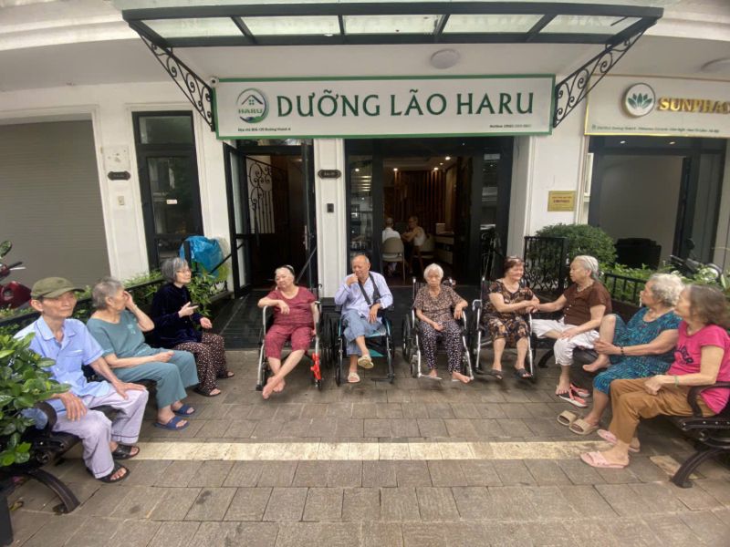 Bệnh viện dưỡng l&atilde;o kh&aacute;c g&igrave; trung t&acirc;m dưỡng l&atilde;o?