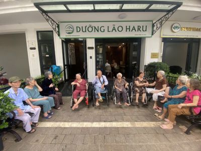 Bệnh viện dưỡng l&atilde;o kh&aacute;c g&igrave; trung t&acirc;m dưỡng l&atilde;o?